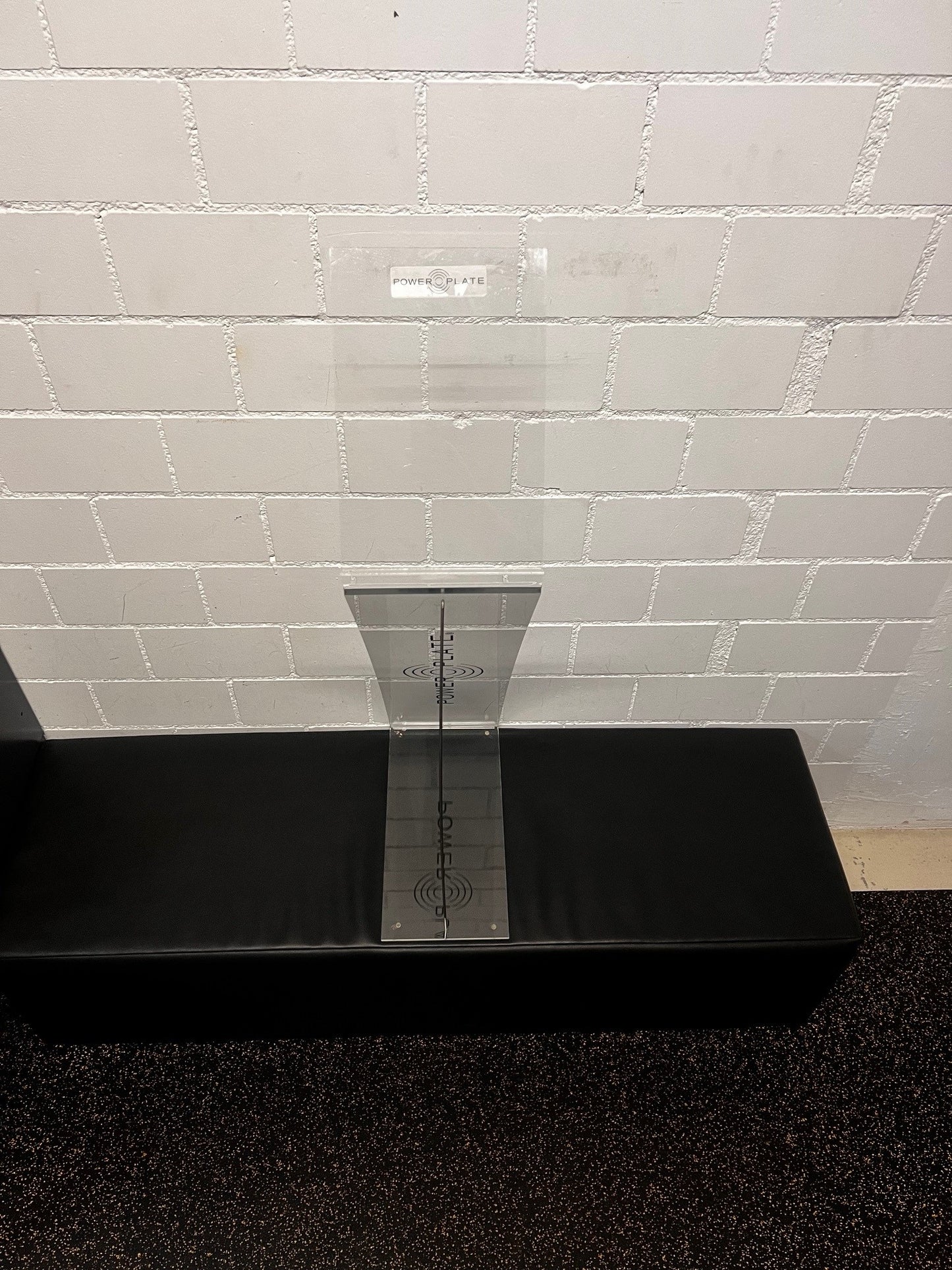 Power Plate Präsentationsständer